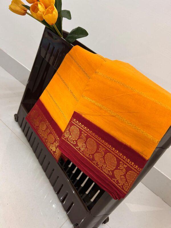Prabanja Sungudi Jari Veltharai Plain Saree - Image 3