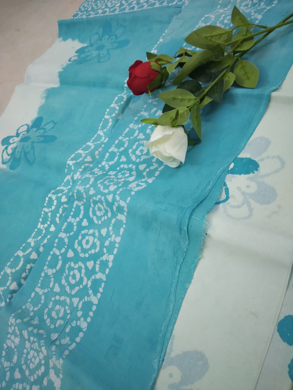 Prabanja Contrast Flower Printed Sungudi Cotton Saree - Image 3