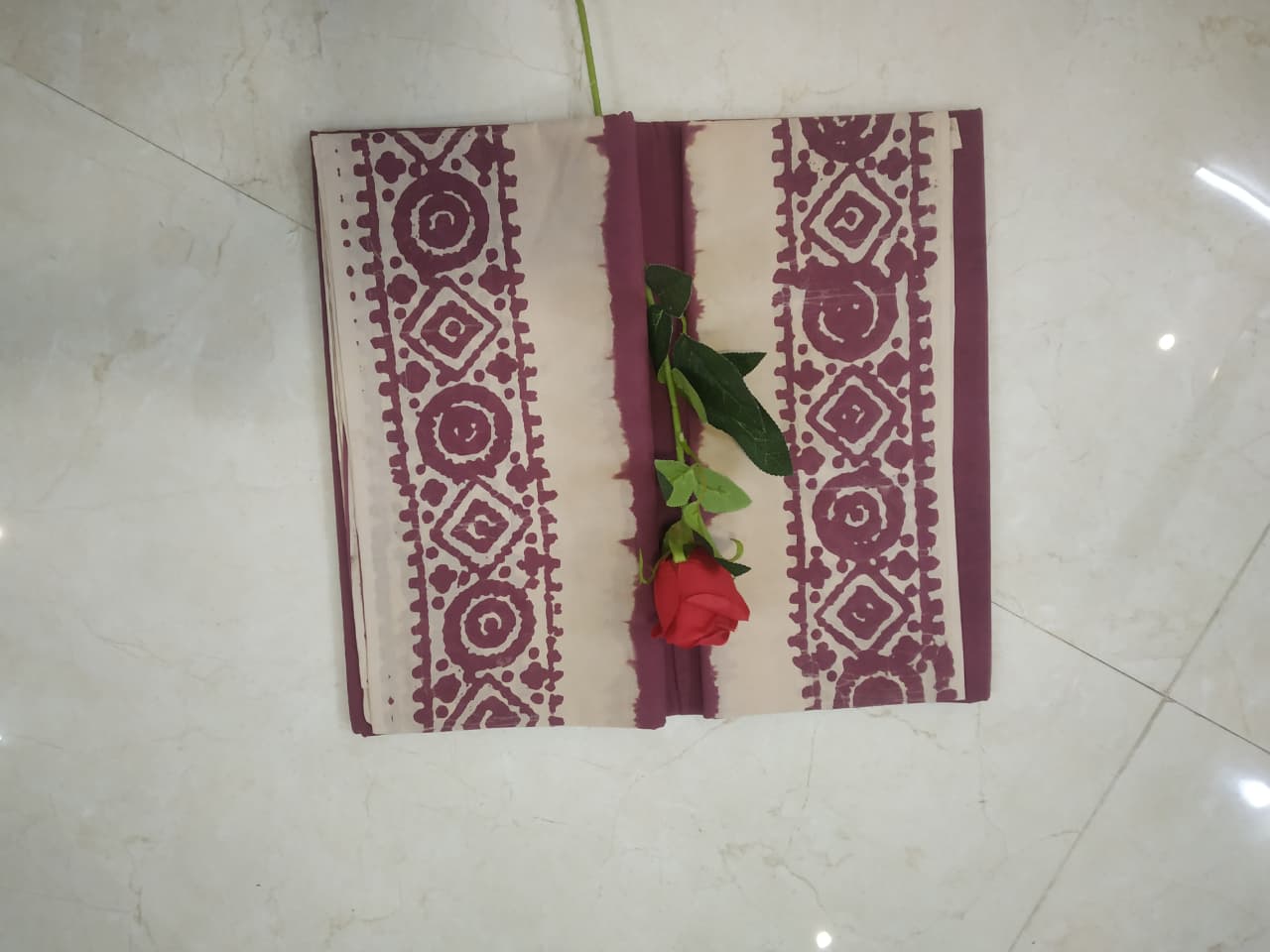 Prabanja Old Magenta Plain Sungudi Cotton Saree - Image 5