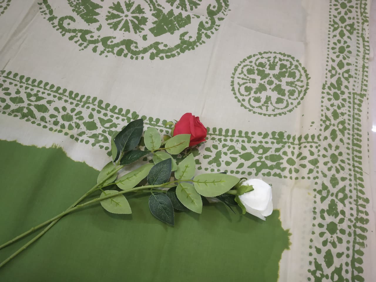 Prabanja Pickle Green Plain Sungudi Cotton Saree - Image 2