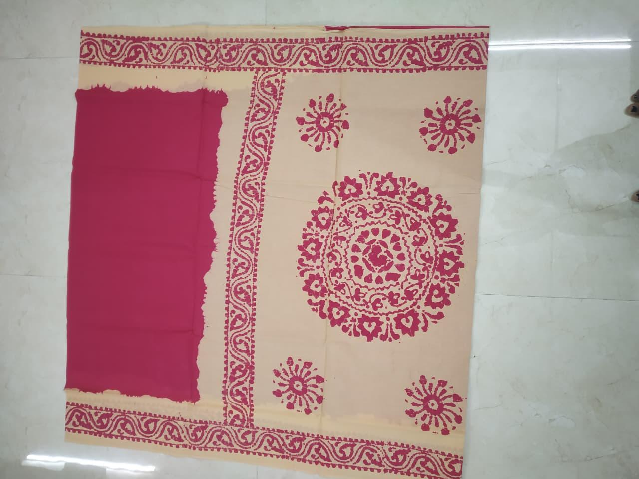 Prabanja Subtle Leaf Border Plain Sungudi Cotton Saree - Image 2