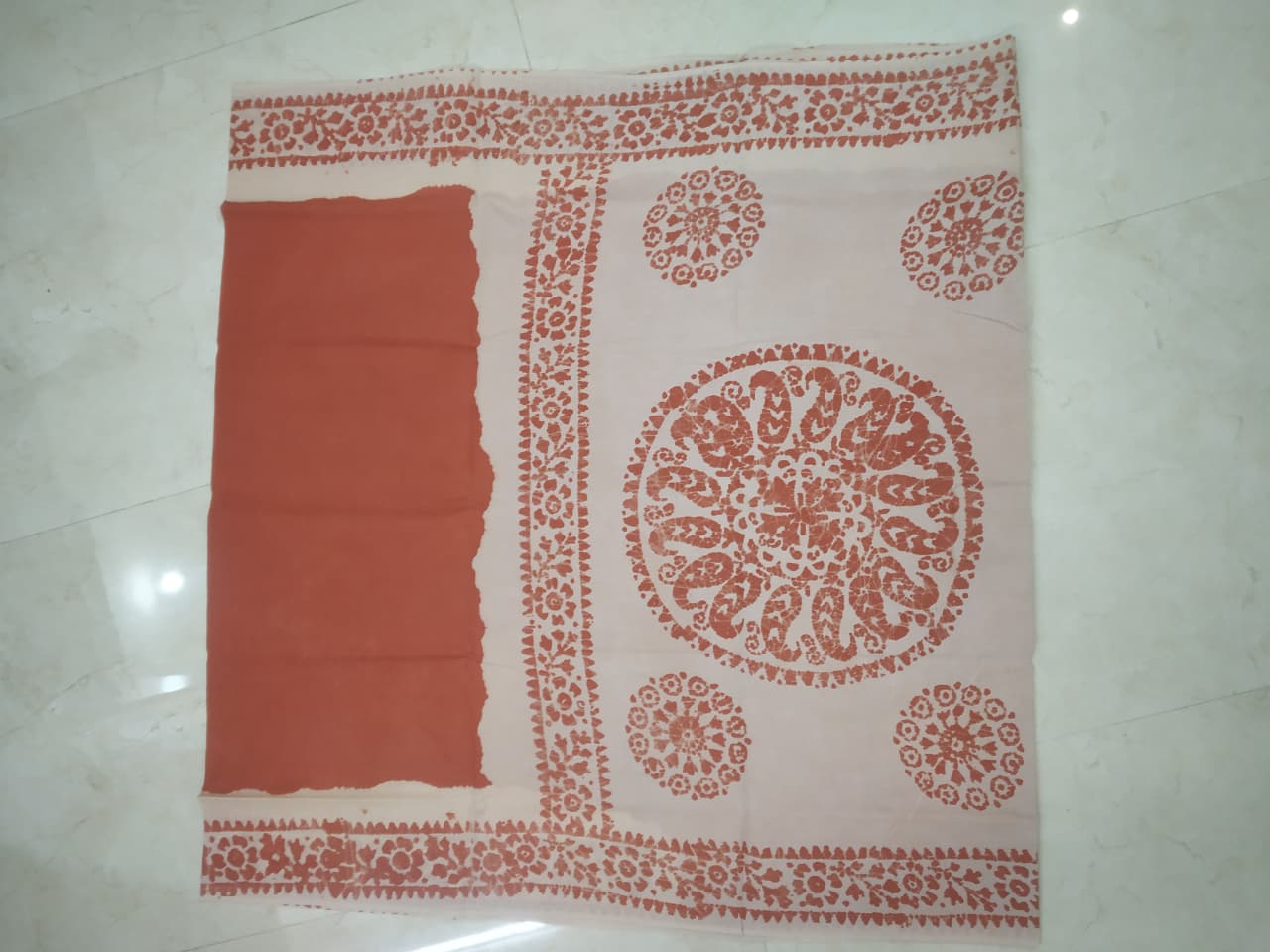 Prabanja Terracotta Orange Plain Sungudi Cotton Saree - Image 2
