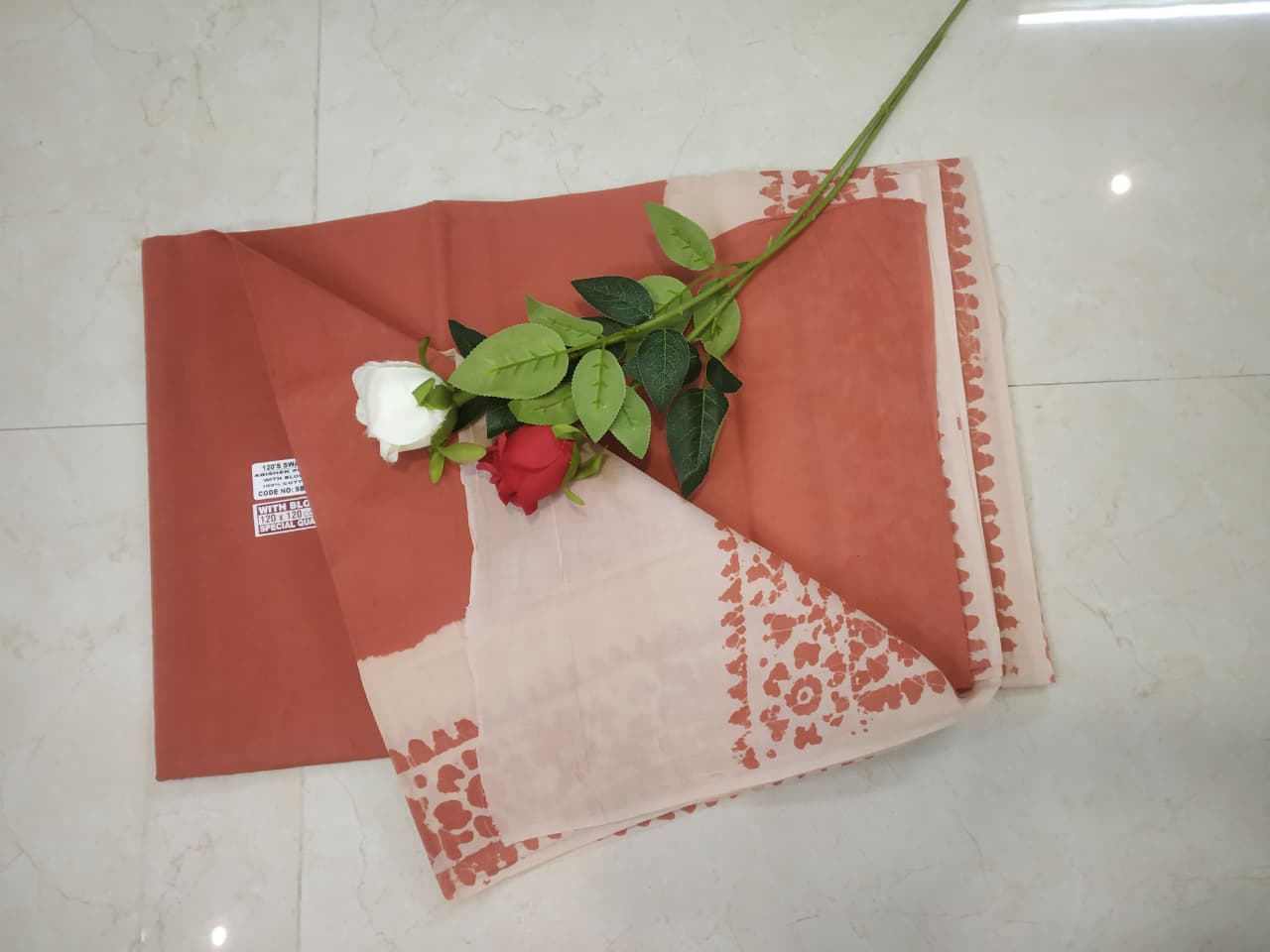 Prabanja Terracotta Orange Plain Sungudi Cotton Saree - Image 3