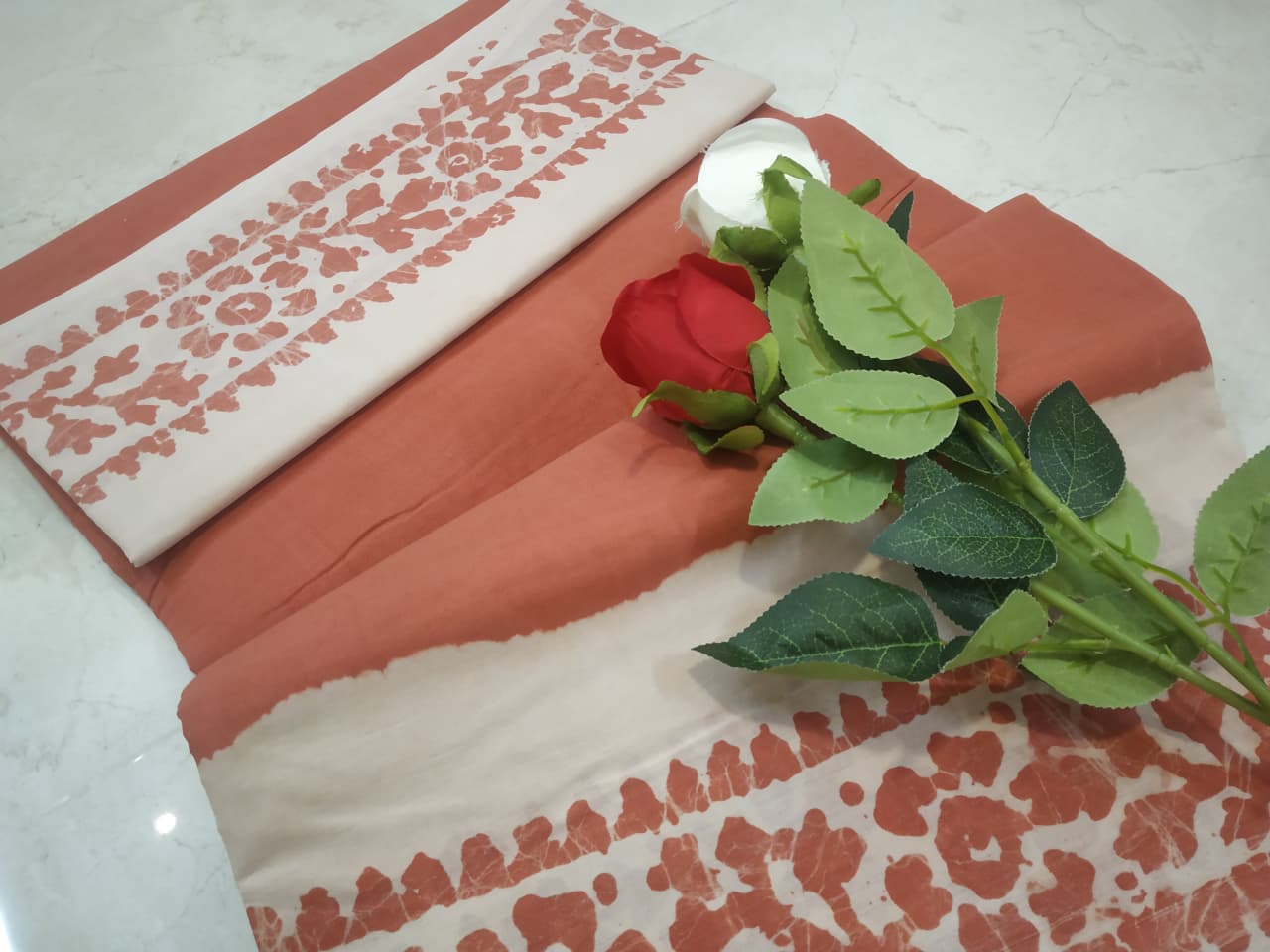 Prabanja Terracotta Orange Plain Sungudi Cotton Saree - Image 4